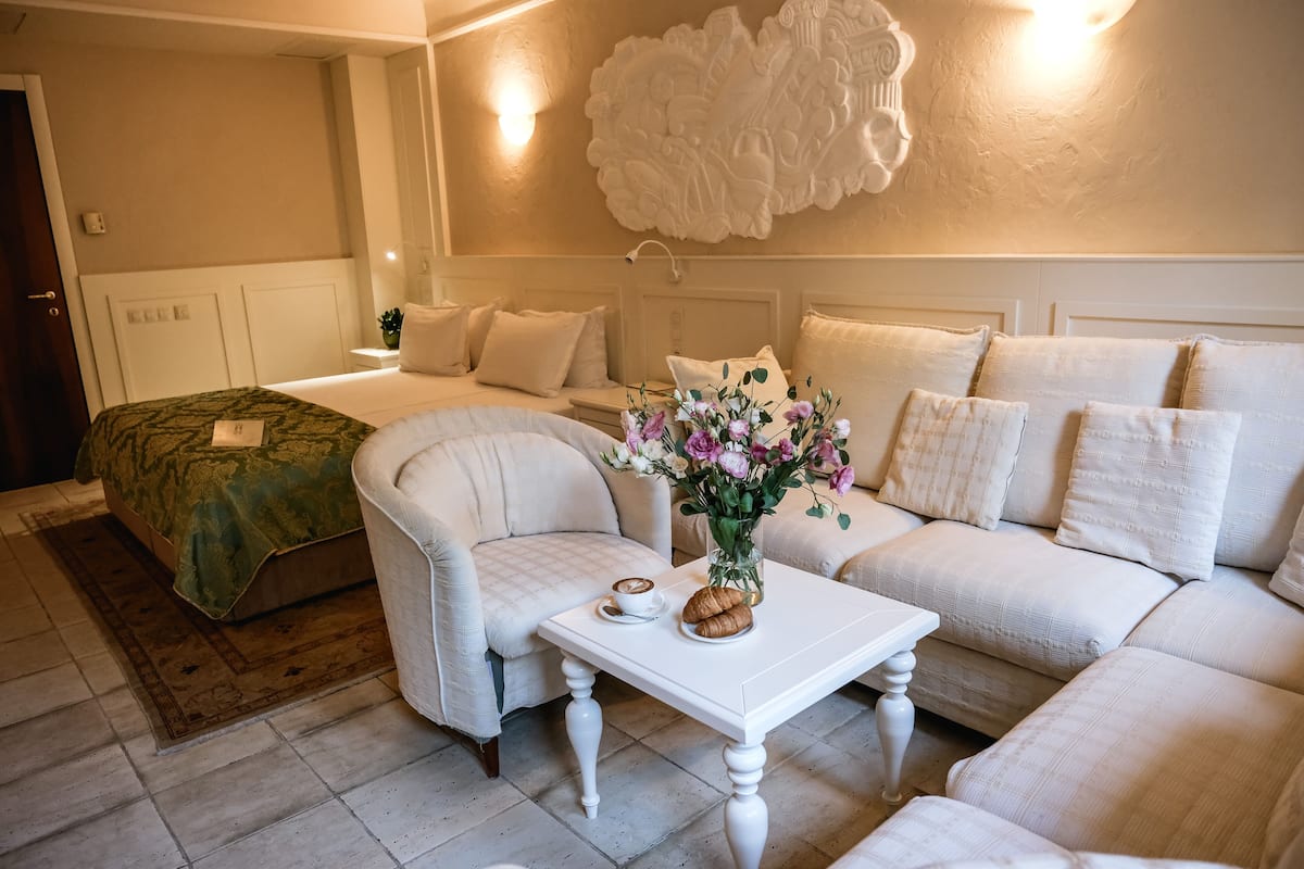 SPA Room (Basement Floor, Sauna Fee Required)