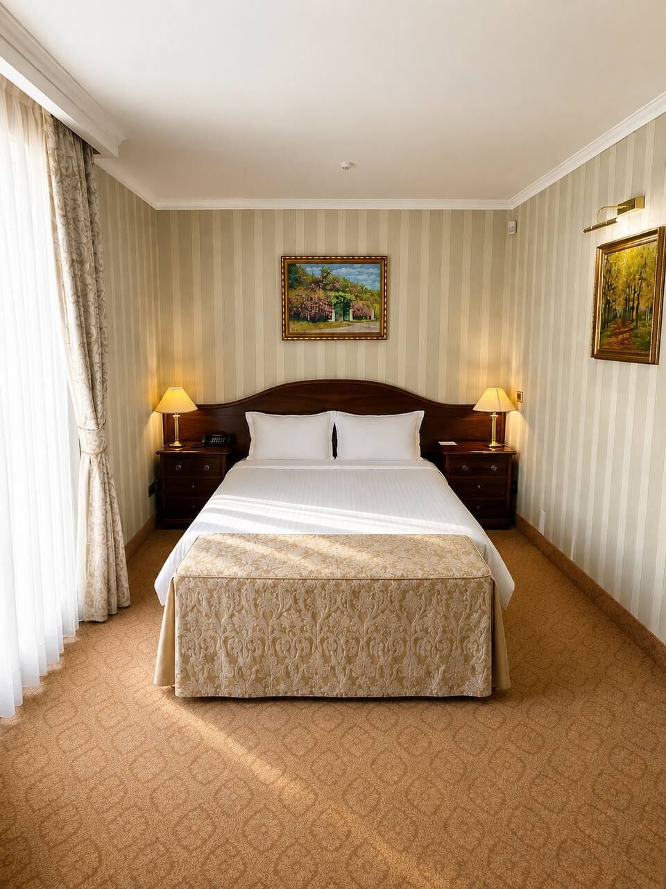 Luxury Apartment | Soundproofing, iron/ironing board, free WiFi, bed sheets