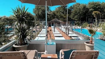 Outdoor pool, open 8:00 AM to 8:00 PM, sun loungers