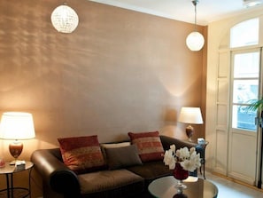 Flat-screen TV - Hôtel Tamaris (Paris)