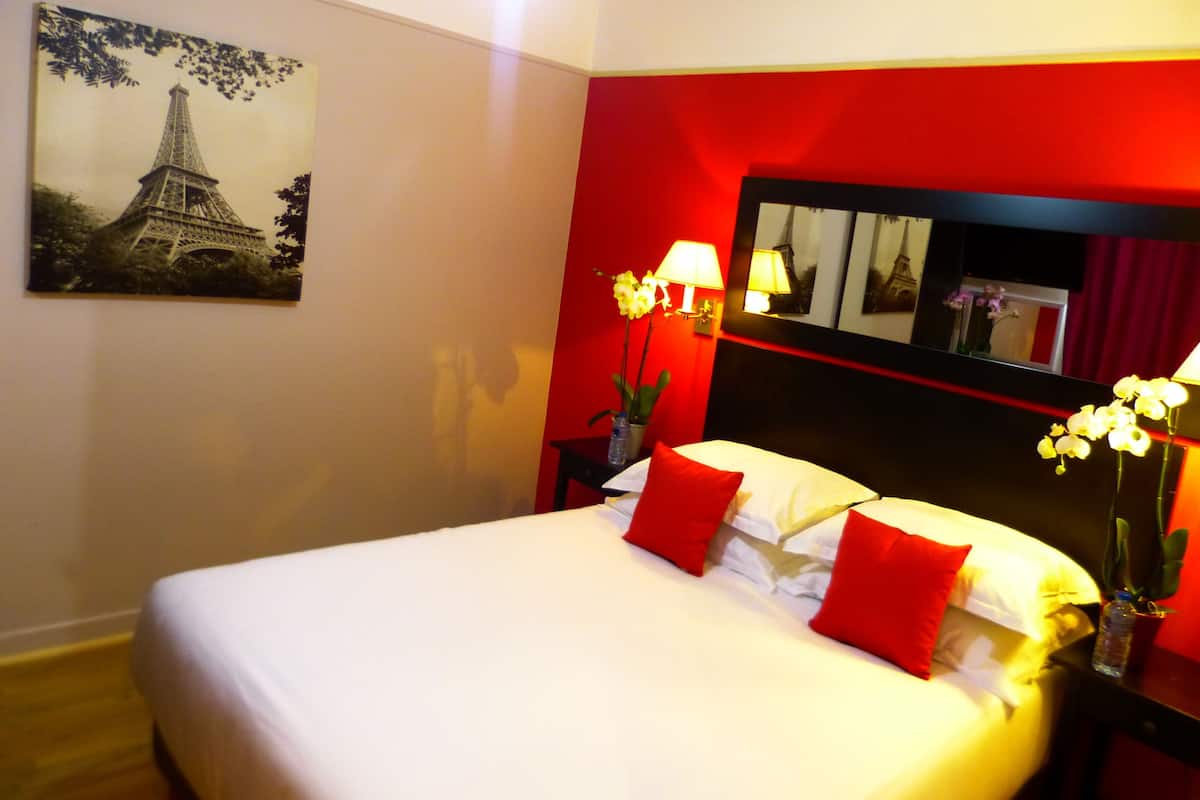 Standard Double Room | Premium bedding, in-room safe, desk, blackout curtains