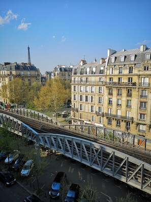 View from room - Eiffel Villa Garibaldi (Paris)