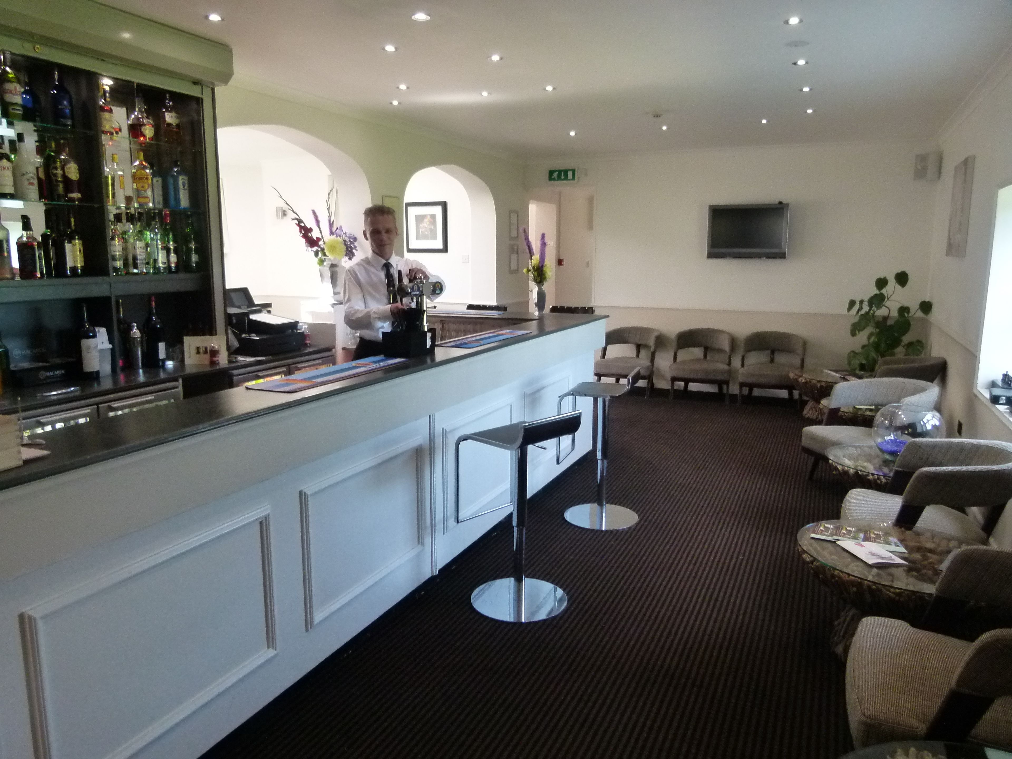 Photo - Beachcombers Hotel