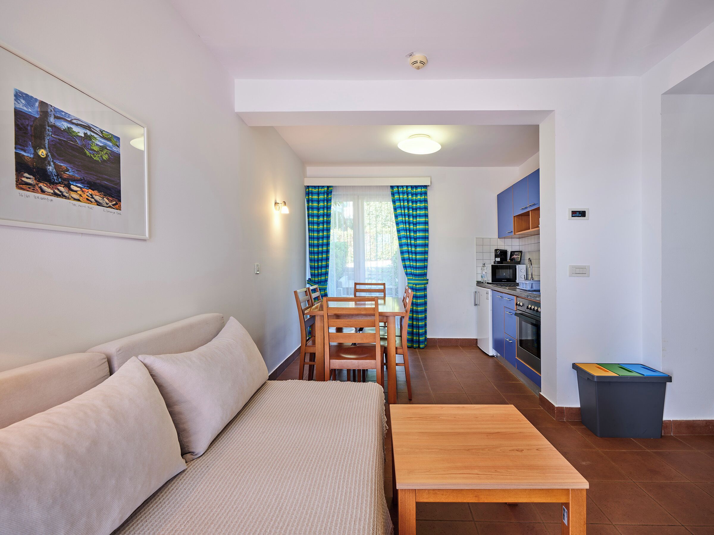 Standard Apartment for 6 | Wohnbereich | LCD-Fernseher