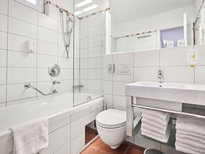 Standard Apartment for 6 | Bathroom | Free toiletries, hair dryer, towels - Maistra Select Koversada Naturist Apartments (Vrsar)