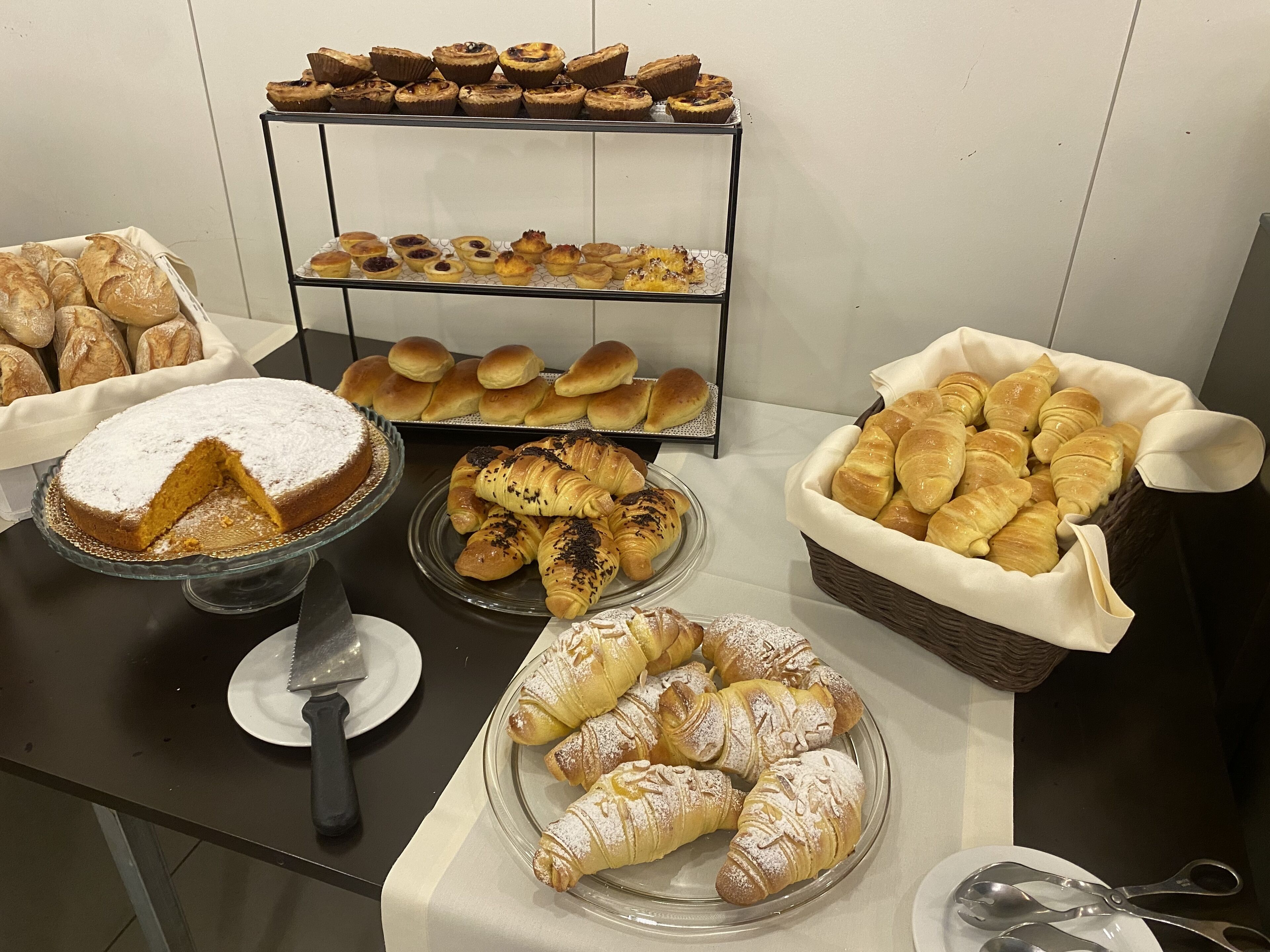 daily buffet breakfast (eur 6.00 per person)