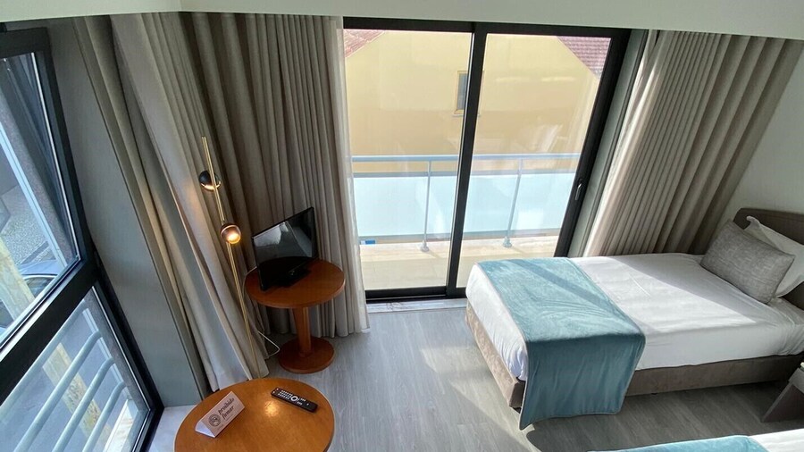 Apulia Praia Hotel