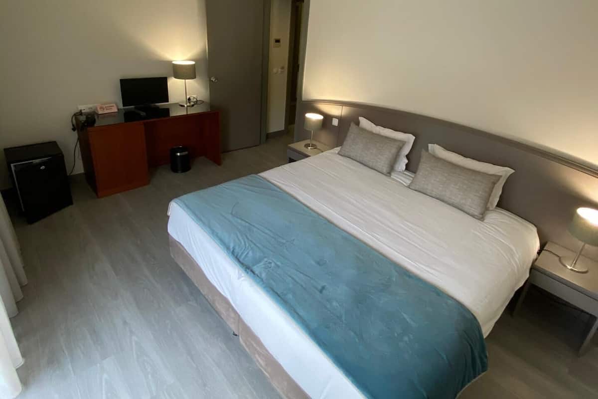 1 chambre, minibar, coffre-fort, bureau