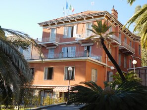 Front of property - Hotel Villa Maria (Sanremo)