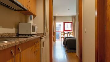 Fridge, microwave, stovetop, electric kettle