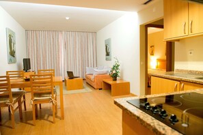 Apartment, 2 Bedrooms | Living room | LCD TV - Eurosol Residence Hotel Apartamento (Leiria)