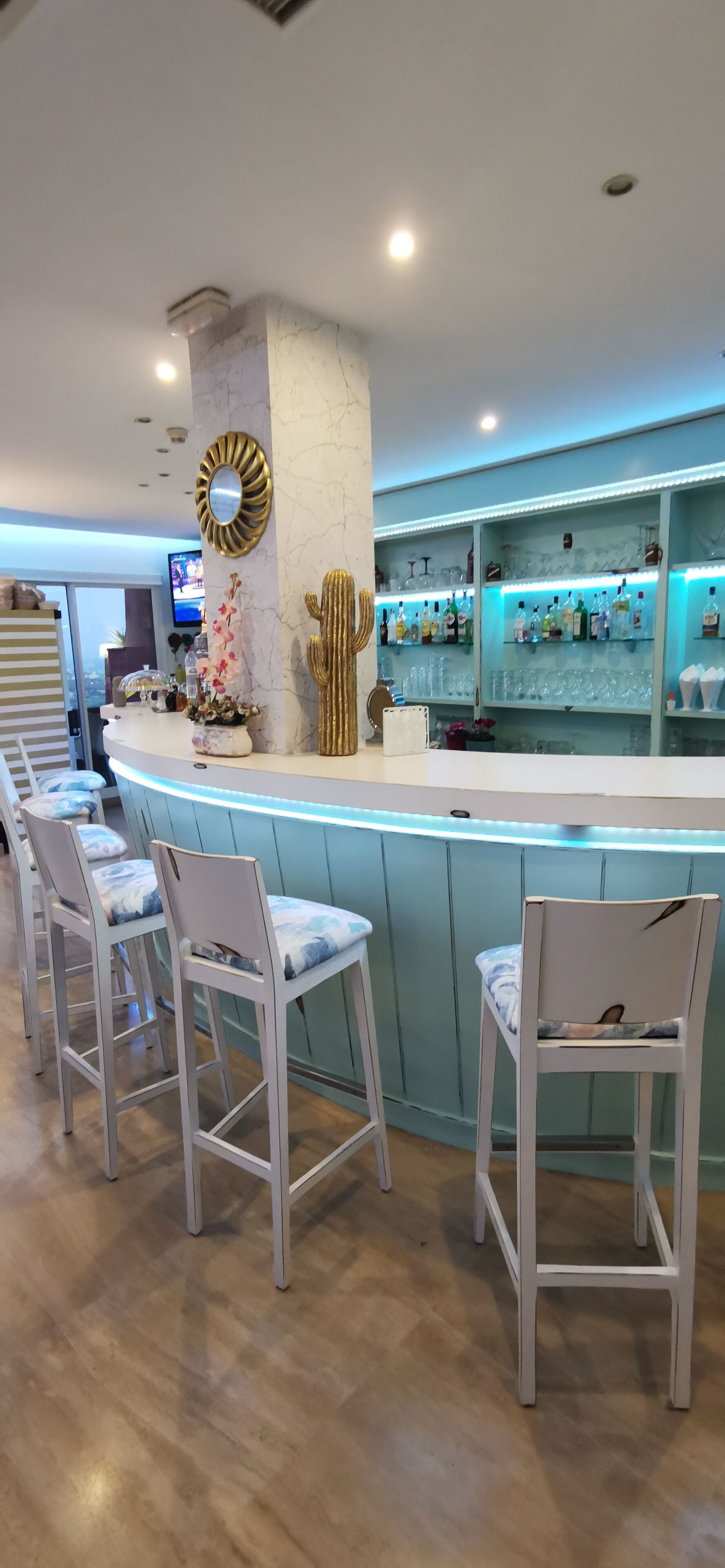 إطلالات على المحيط، مفتوح يوميًا