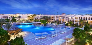 ด้านหน้าที่พัก - ตอนเย็น/กลางคืน