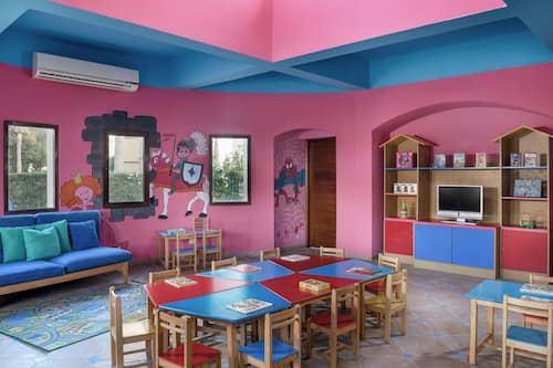 Zona de juegos infantil cubierta