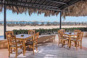 8 bars/lounges, 4 poolside bars, beach bar