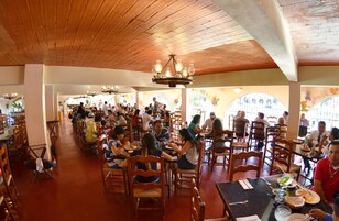 Desayuno completo incluido todos los días 