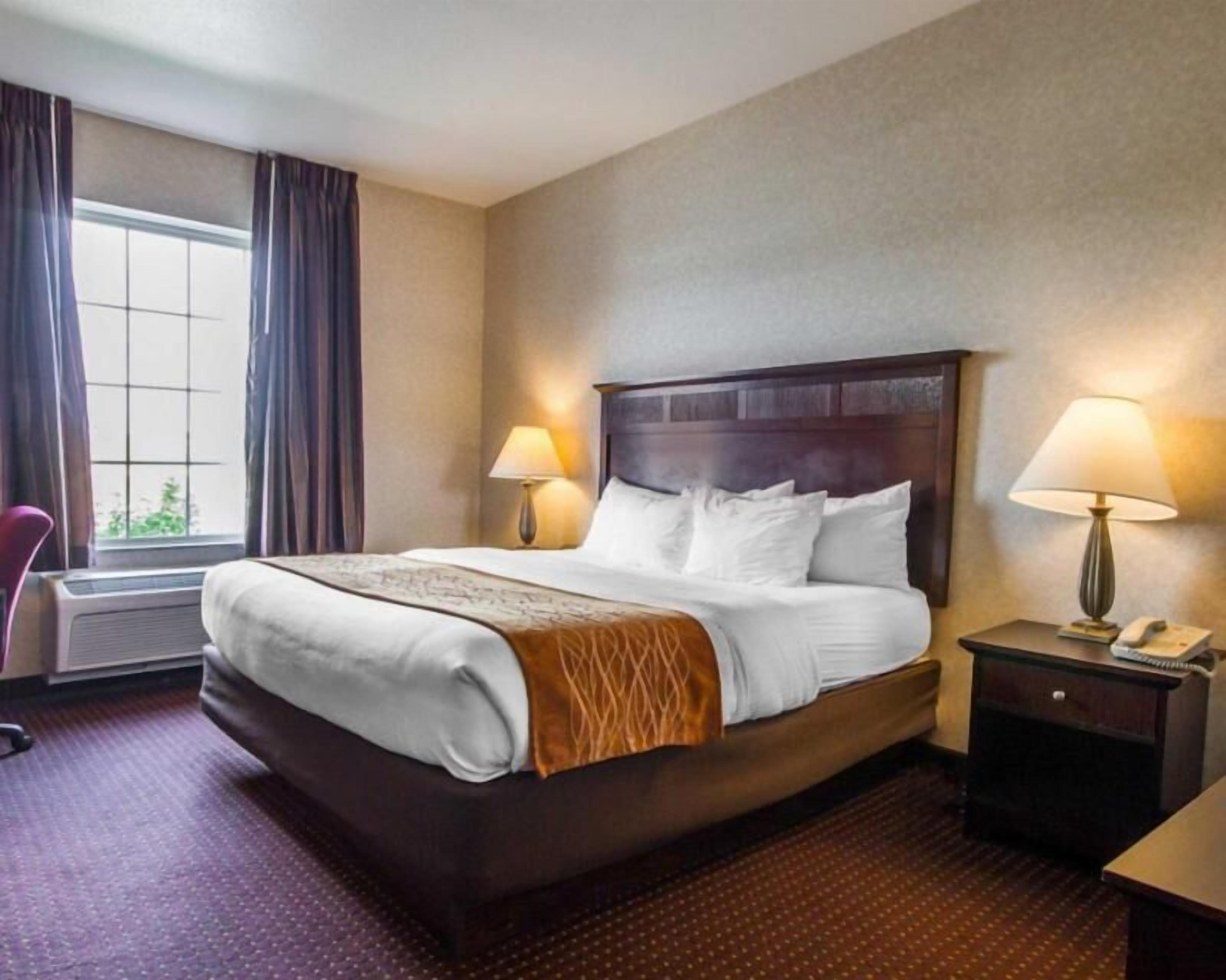 In-room safe, desk, laptop workspace, iron/ironing board