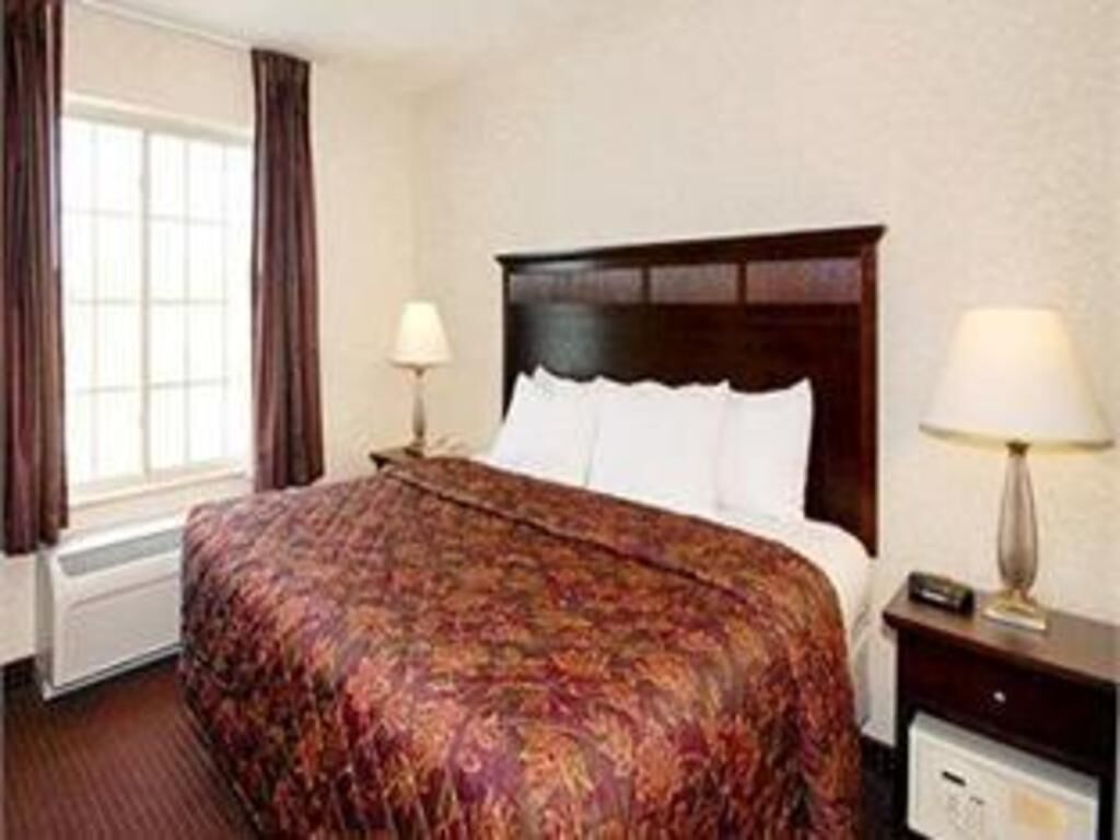 In-room safe, desk, laptop workspace, iron/ironing board