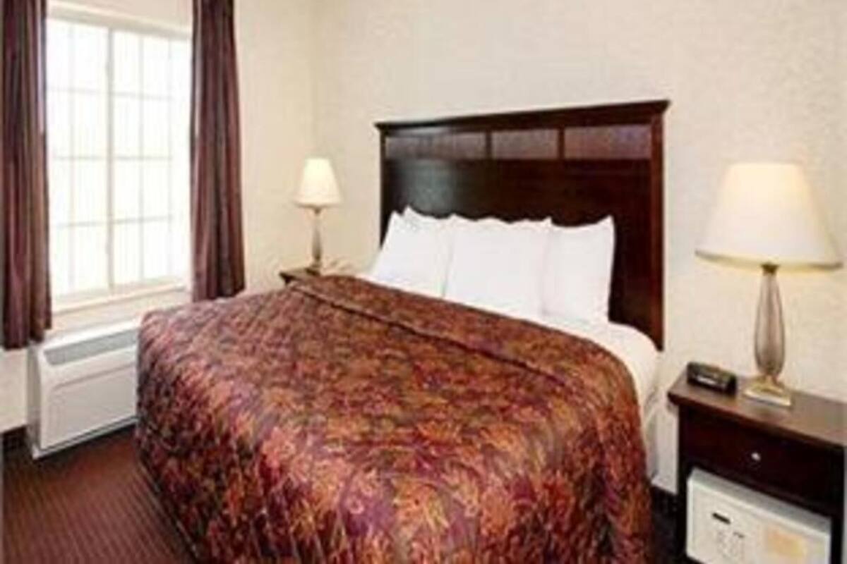 In-room safe, desk, laptop workspace, iron/ironing board