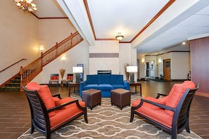 Lobby - Comfort Inn & Suites Madison North (De Forest)