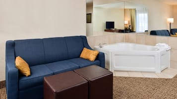 Suite, 1 King Bed with Sofa bed, Non Smoking, Kitchenette (Whirlpool, Living Room)
