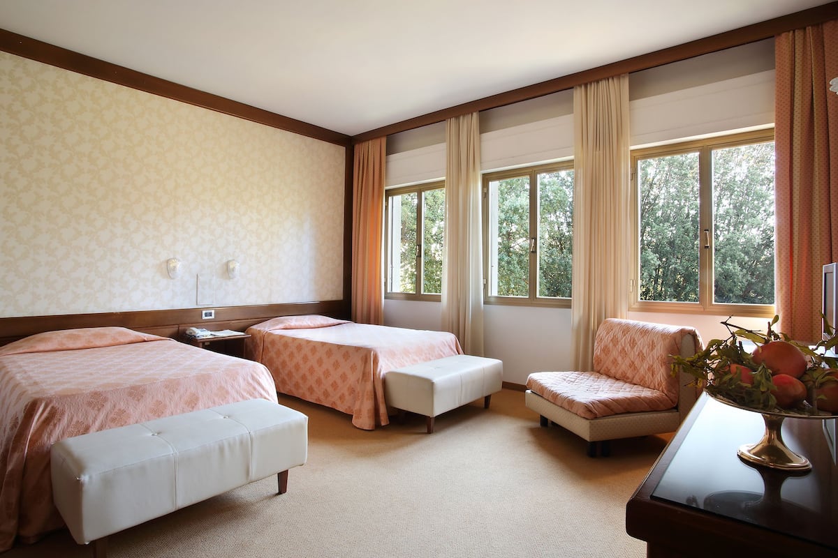 down duvets, minibar, in-room safe, desk