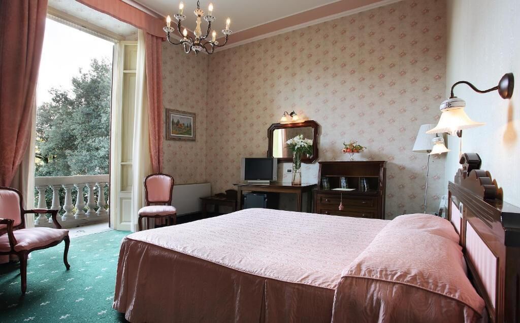 down duvets, minibar, in-room safe, desk