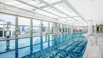 Un sauna, una bañera de hidromasaje, baño turco, tratamientos corporales