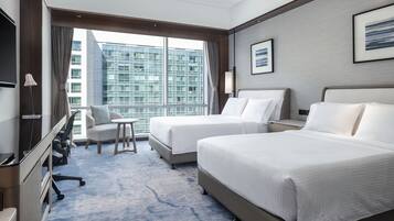 Premium bedding, pillow-top beds, minibar, in-room safe