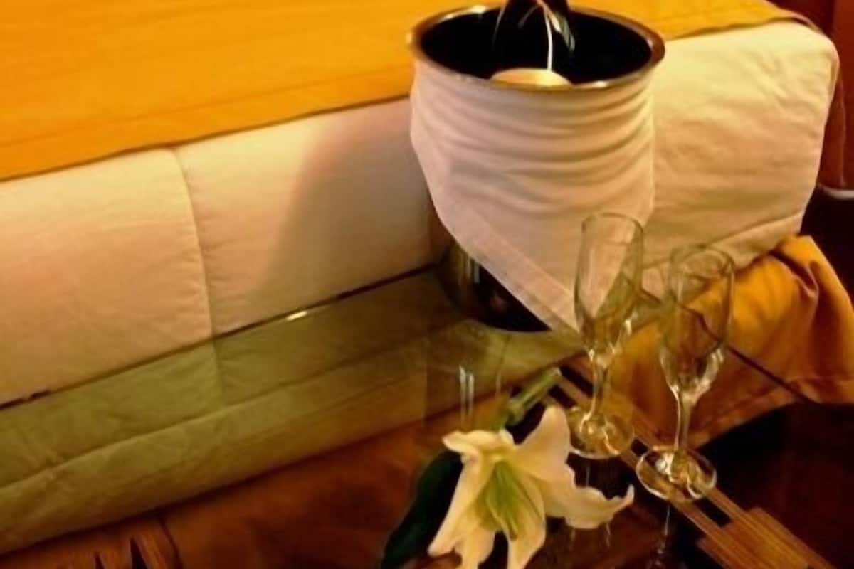 Junior Suite | Premium bedding, minibar, in-room safe, desk