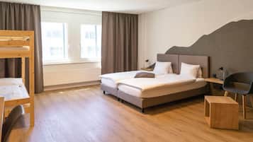 Caja de seguridad en la habitación y escritorio