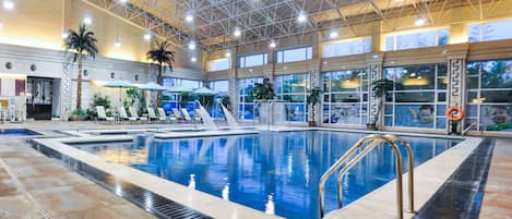 Indoor pool, pool loungers