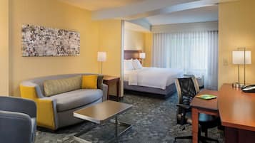 Ropa de cama de alta calidad, camas con pillow-top y escritorio