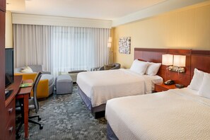 Premium bedding, pillowtop beds, desk, iron/ironing board - Courtyard by Marriott Hanover Lebanon (Lebanon)