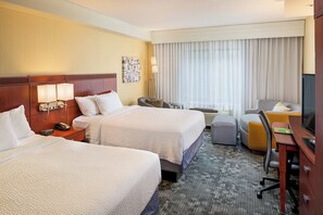Premium bedding, pillowtop beds, desk, iron/ironing board - Courtyard by Marriott Hanover Lebanon (Lebanon)