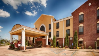 Best Western Plus Bass Hotel & Suites