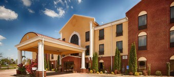 Best Western Plus Bass Hotel & Suites