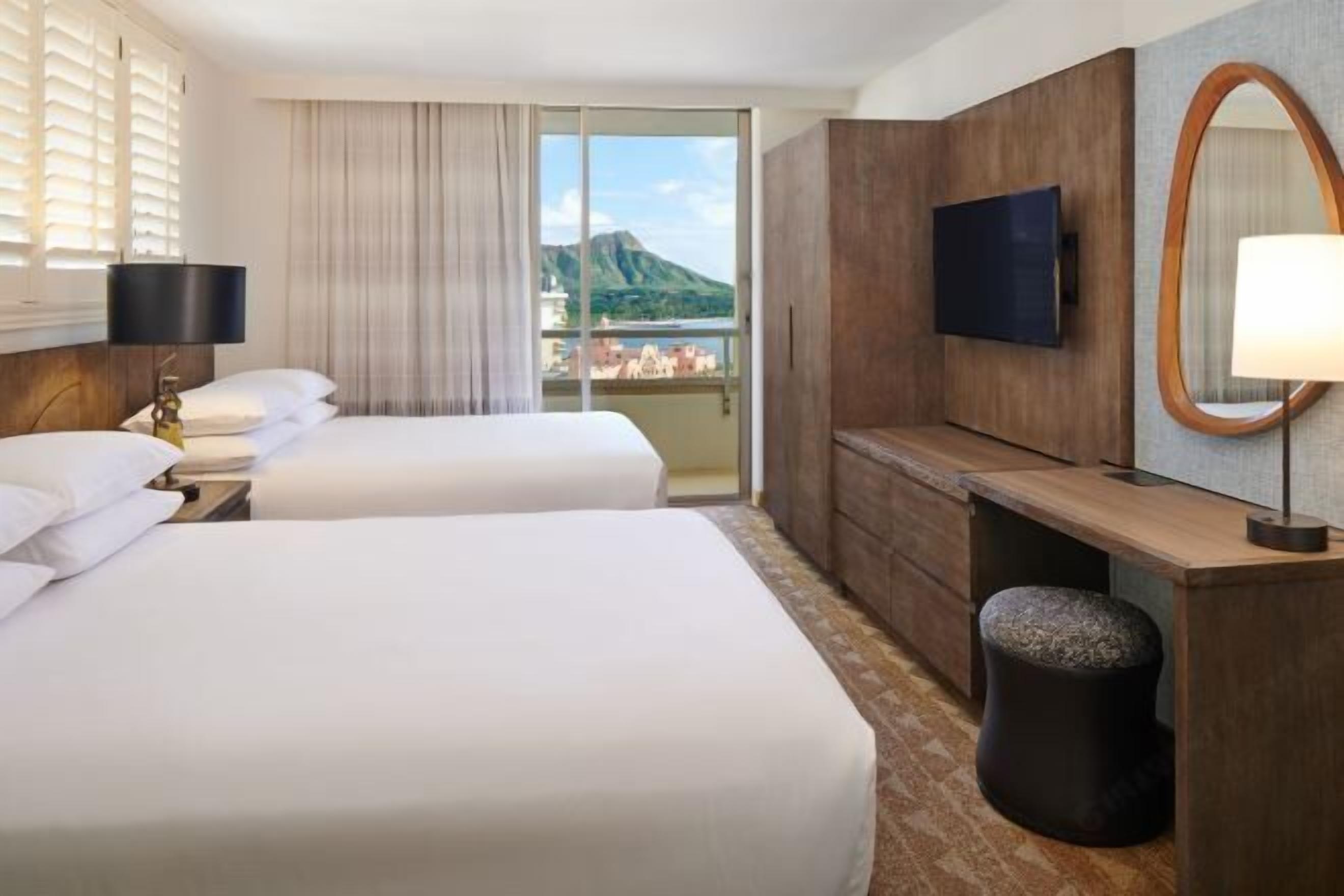 고급 침구, 객실 내 금고, 책상, 노트북 작업 공간