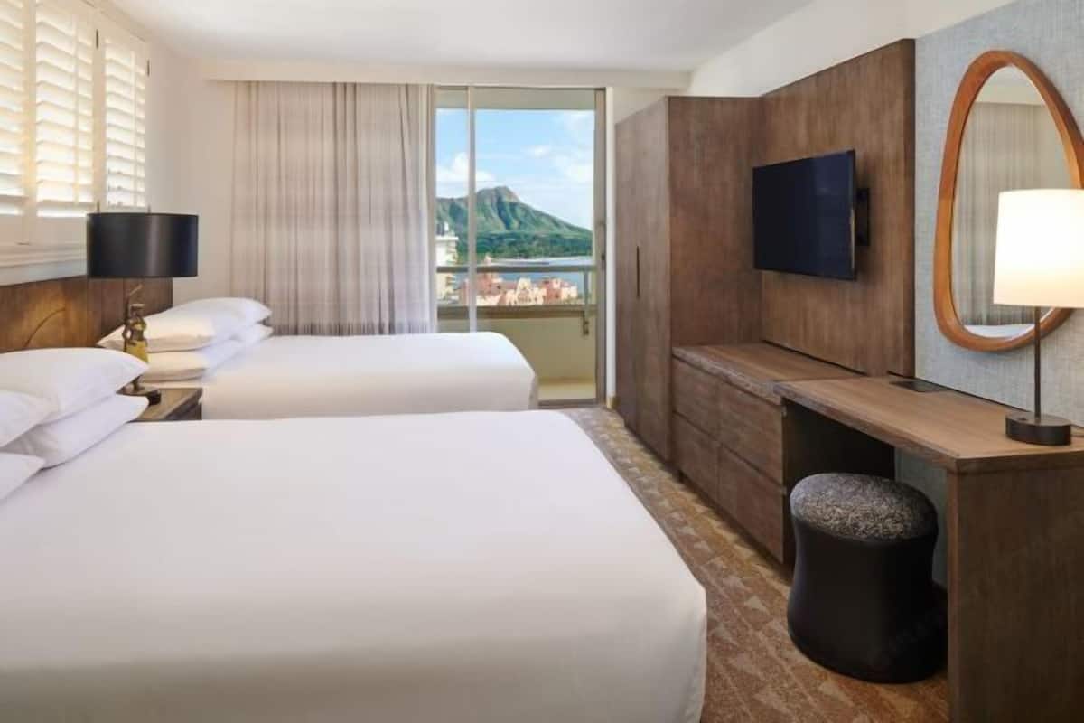 Ropa de cama de alta calidad, caja fuerte, escritorio