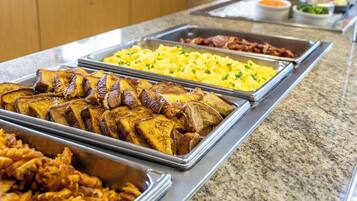 Desayuno bufé gratuito y diario