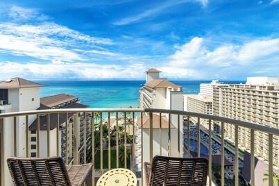 Embassy Suites by Hilton Waikiki Beach Walk