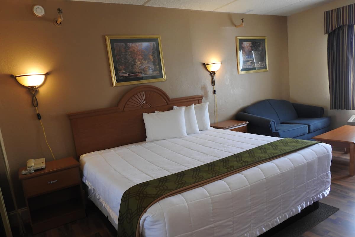 WiFi (free), bed sheets