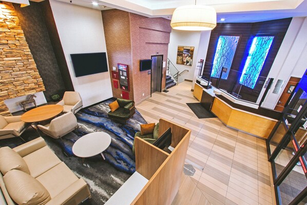 Lobby lounge