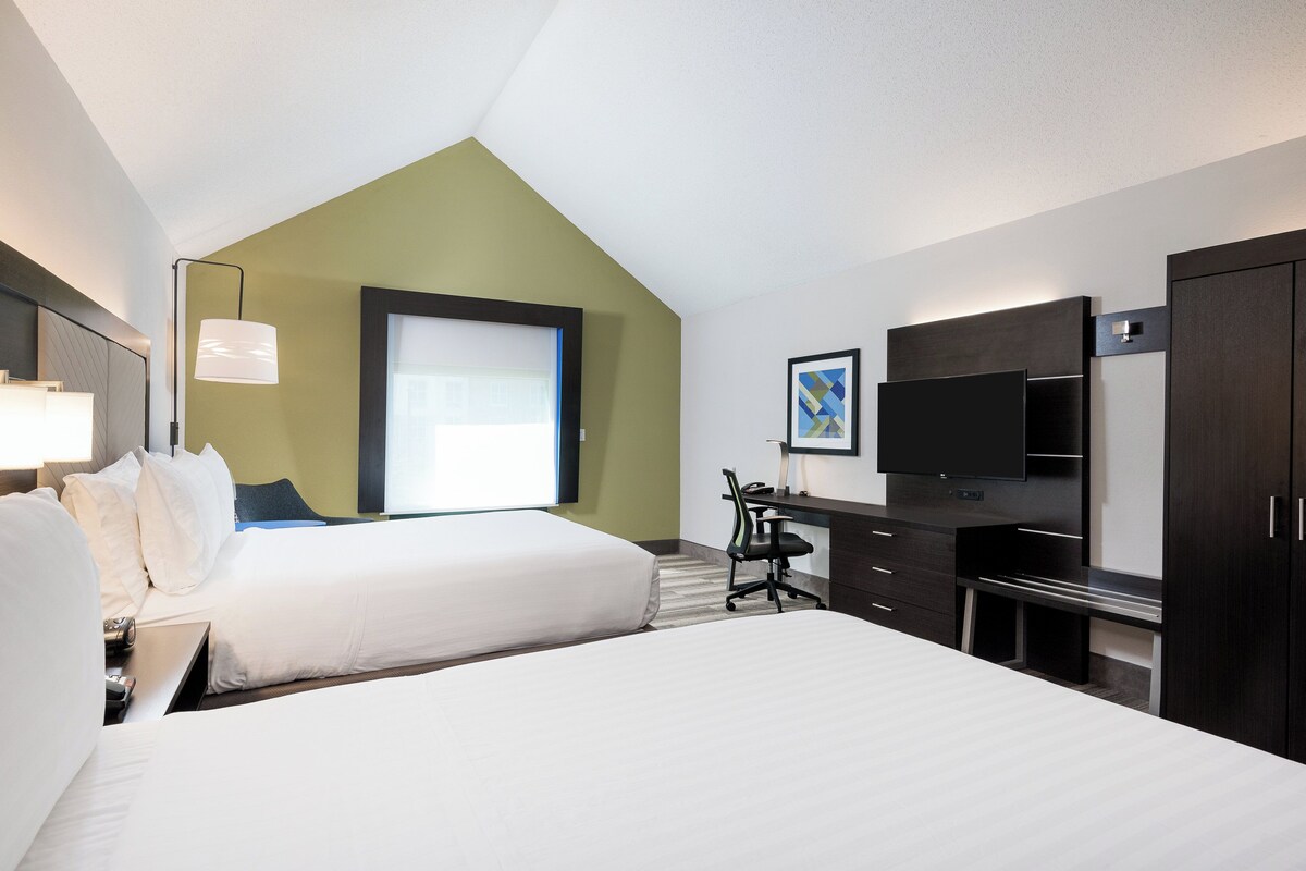 Chambre Standard, 2 grands lits (Communications, Mobility, Access Tub)