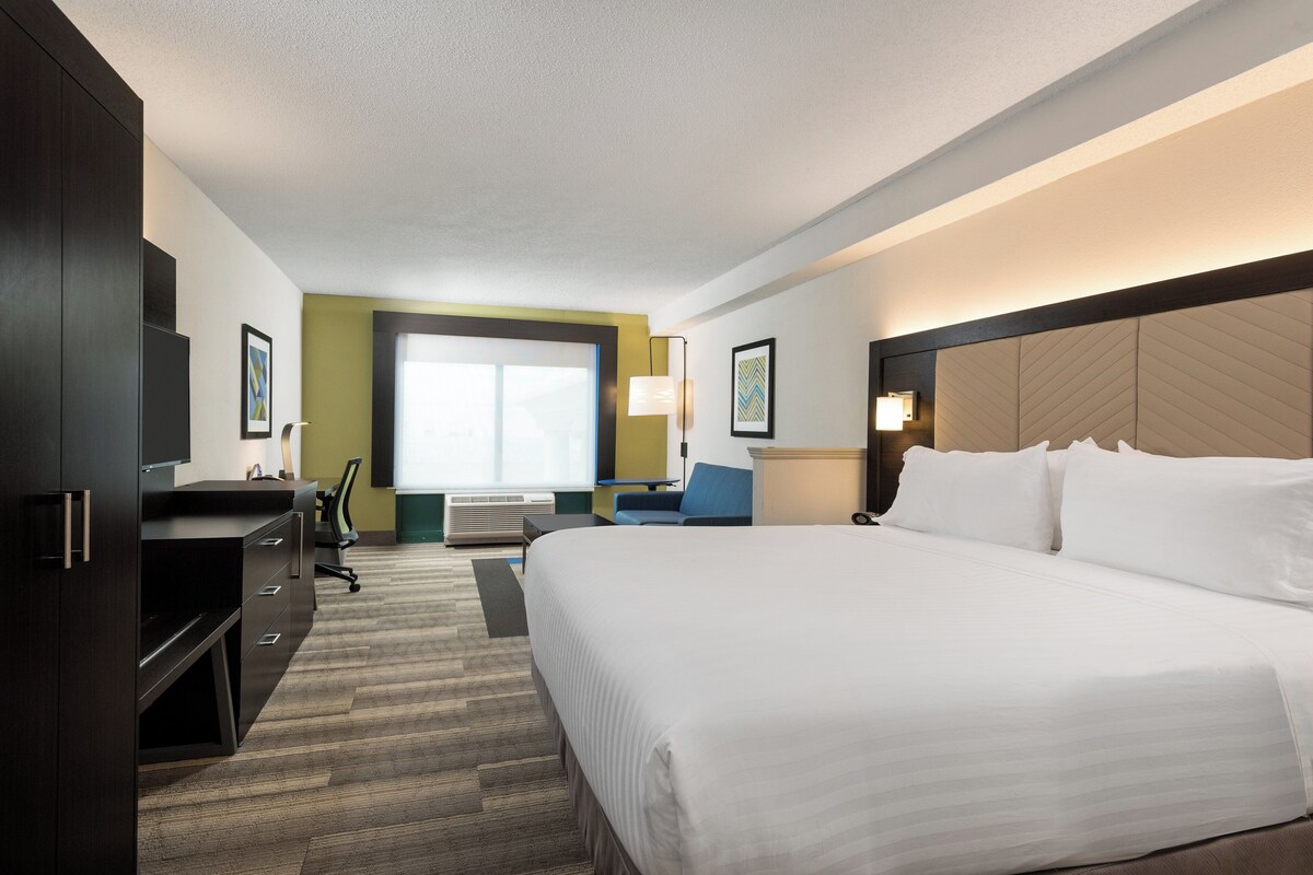 Suite, 1 très grand lit et 1 canapé-lit