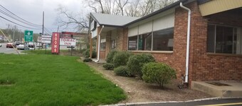 Tomac Motor Inn