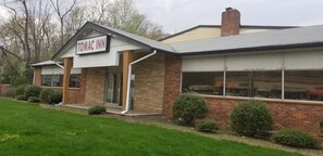 Front of property - Tomac Motor Inn (Morris Plains)