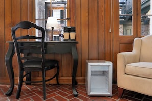 2 bedrooms, in-room safe, iron/ironing board, Internet
