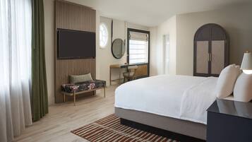 Suite, 1 King Bed with Sofa bed | Premium bedding, in-room safe, desk, laptop workspace