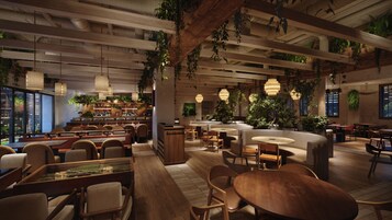 2 restaurantes; se sirve desayuno, almuerzo y cena; cocina mediterránea